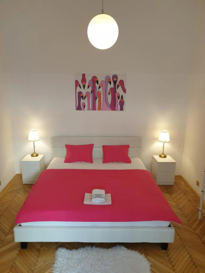 Sunny and spacious apartment near city centre — забронировать отель в вене