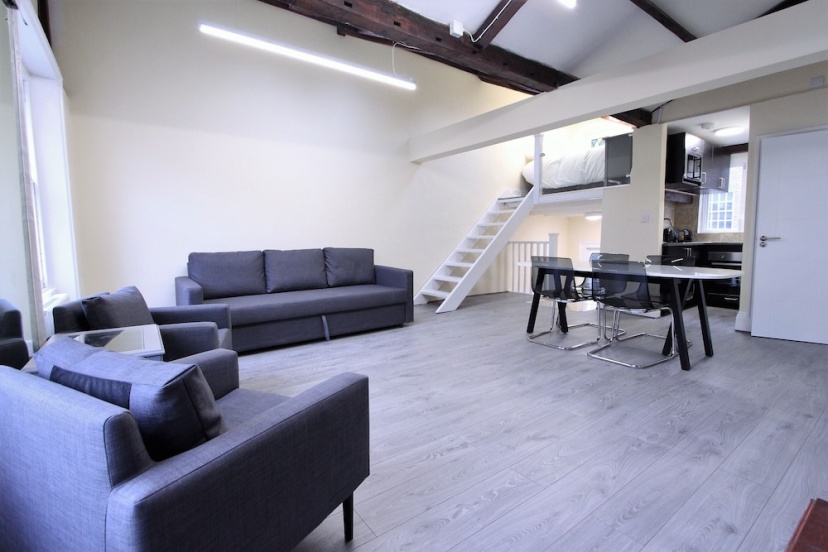 Stunning Loft Apartment In Knightsbridge — комфортный отель в Лондоне