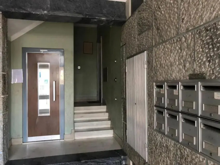 Cozy 3 bedroom apartment in front of the subway — отзывы гостей и цены