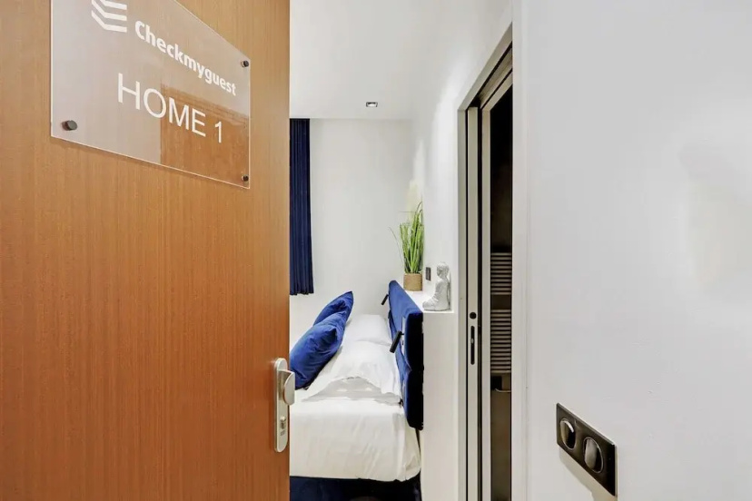 Modern Studio With AC in the Heart of Paris — отель с удобствами в Париже