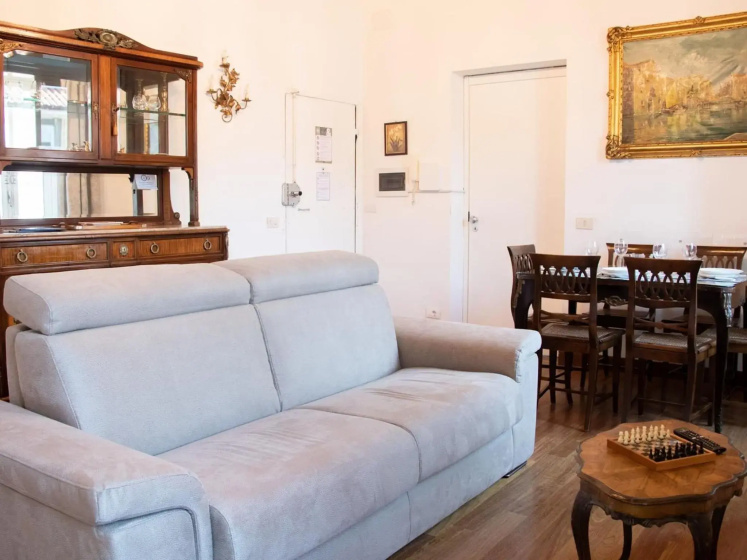 The Best Rent - Beautiful two-bedroom apartment near Colosseo — отзывы гостей и цены