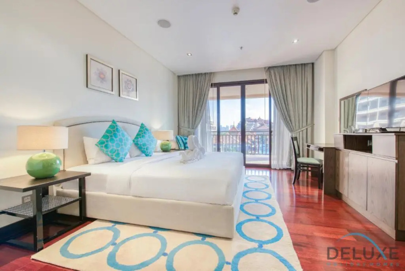 Splendid 2 Bedroom Apartment at Royal Amwaj, Palm Jumeirah by Deluxe Holiday Homes — забронировать отель в Дубае