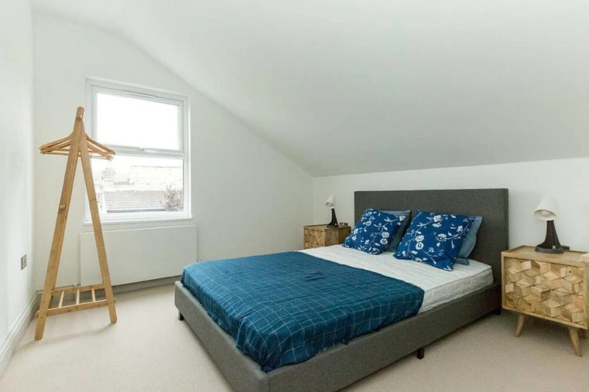 Spacious 3BR South London Apartment — отель с удобным расположением в Лондоне