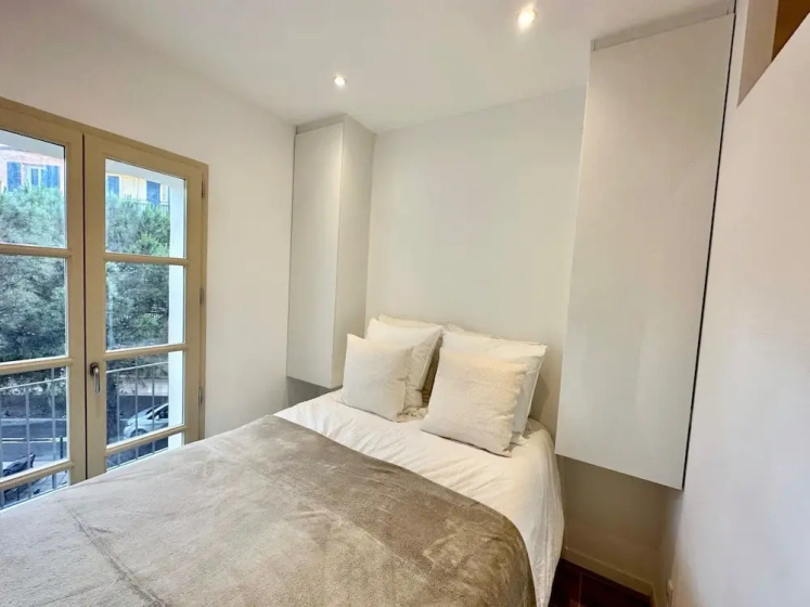 Modern Apartment - 1bd/4p - Center of St Tropez — отель с удобствами в Сент-Тропезе