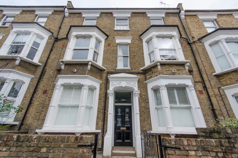 2 Bedroom Flat Near Hampstead Heath — отель с удобным расположением в Лондоне