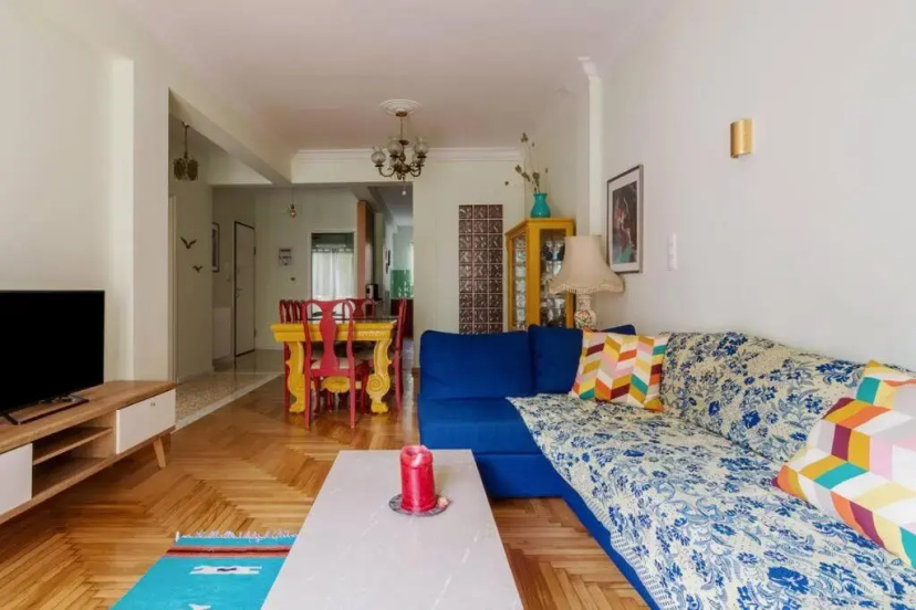 Iphigenia 2 bedroom retro downtown apartment — отель с удобным расположением в Афины