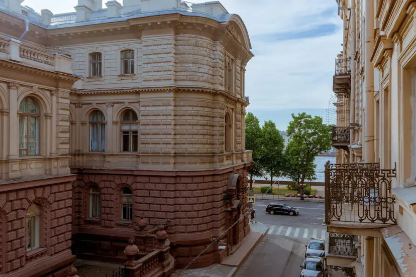 «City of Rivers студия у Эрмитажа, 4 комнаты» — отзывы гостей и цены
