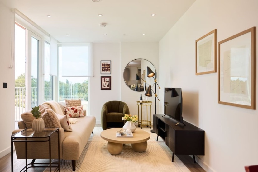 The Tottenham Wonder - Pleasing 2bdr Flat With Balcony — комфортный отель в Лондоне
