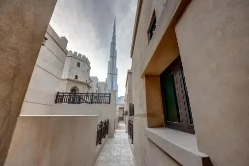 Durrani Homes - Unique Garden Apt at Souk Al Bahar besides Dubai Mall & Burjkhalifa with private jaccuzi — отель с удобствами в Дубае