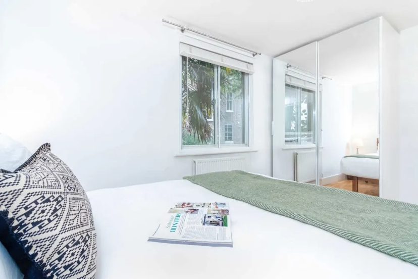 Bright Bayswater Apartment — отель с удобствами в Лондоне
