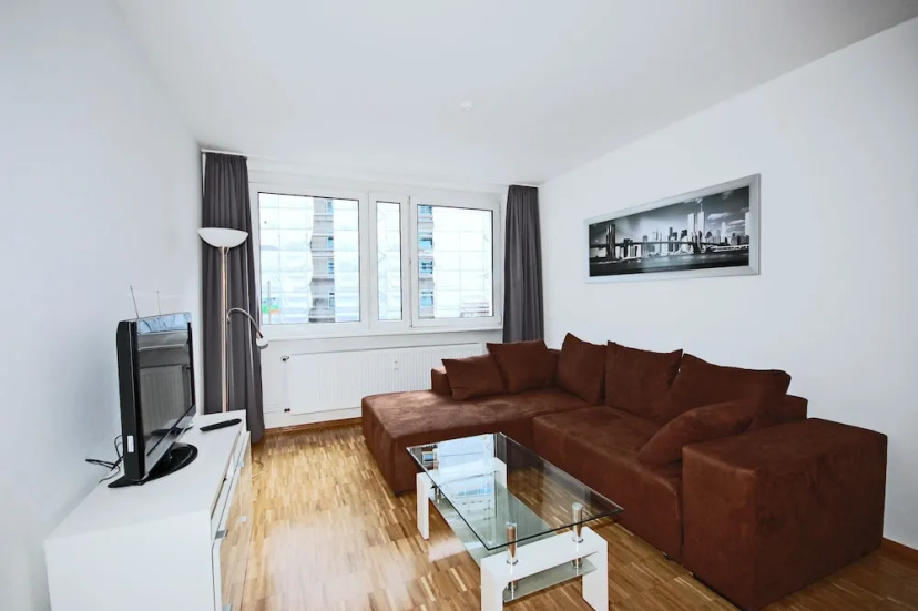 Apartment Isabella - Rochstrasse 9 — забронировать отель в Берлине