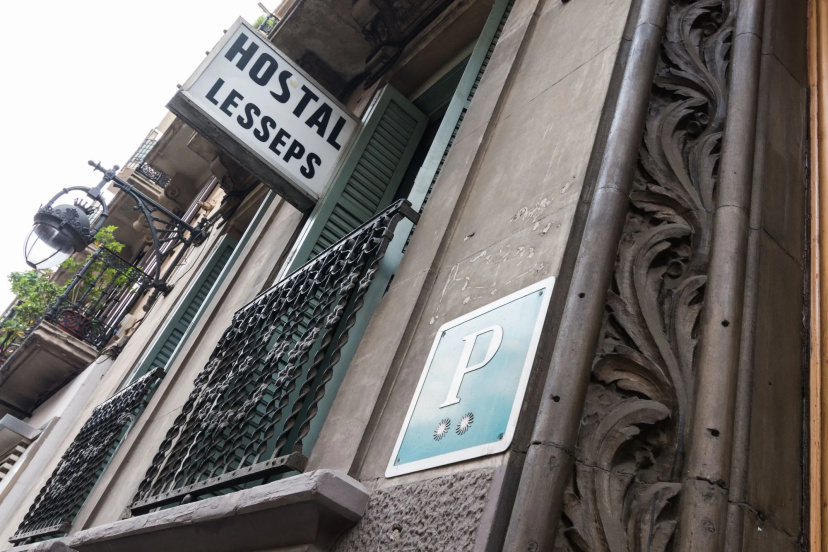 Hostal Lesseps — отель в Барселоне, Испания