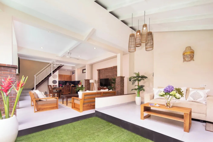 Red Lotus Villa Seminyak — отель с удобным расположением в Кута