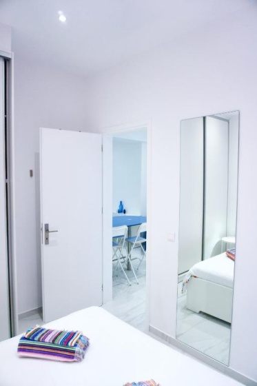 Amazing Modern Central Apt in Athens — отель с удобным расположением в Афины