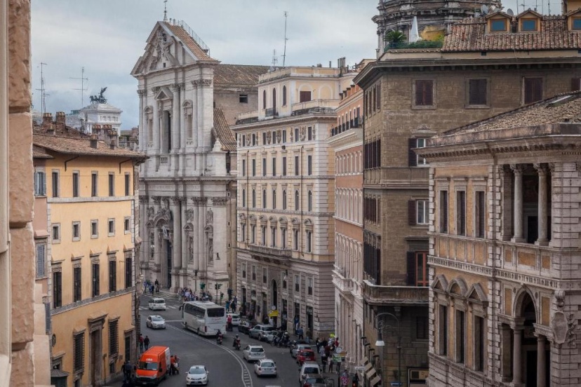 Prestigious Apartment Piazza Navona — отель с удобным расположением в Риме
