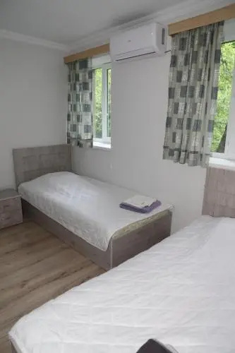 Цены на Guest House At The Park в Кутаиси