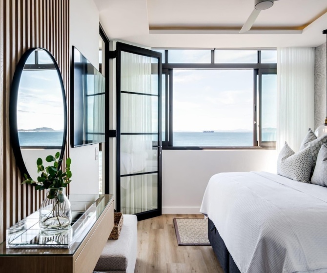 Magical Apartment w Uninterrupted Ocean Views Mouille Views — отель в Кейптауне, Южноафриканская Республика