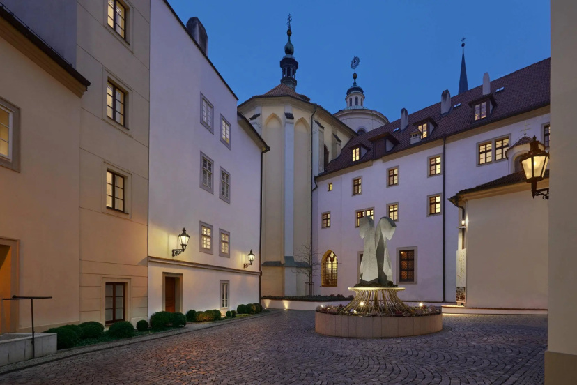 Augustine, a Luxury Collection Hotel, Prague — отель с удобствами в Праге