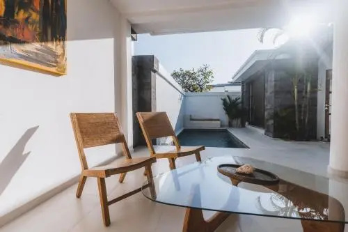Aster Villa Seminyak — отель с удобным расположением в Кута