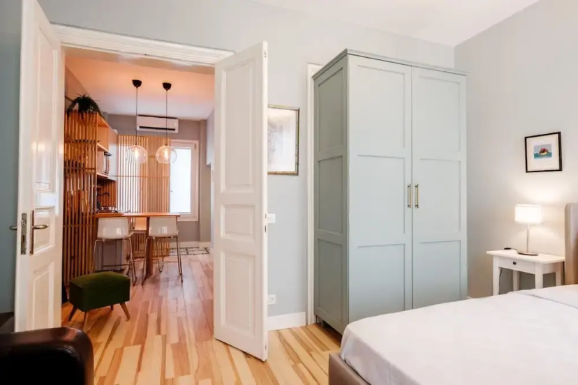 Цены на Stylish Flat w Balcony 8 min to Istiklal Ave в Стамбуле