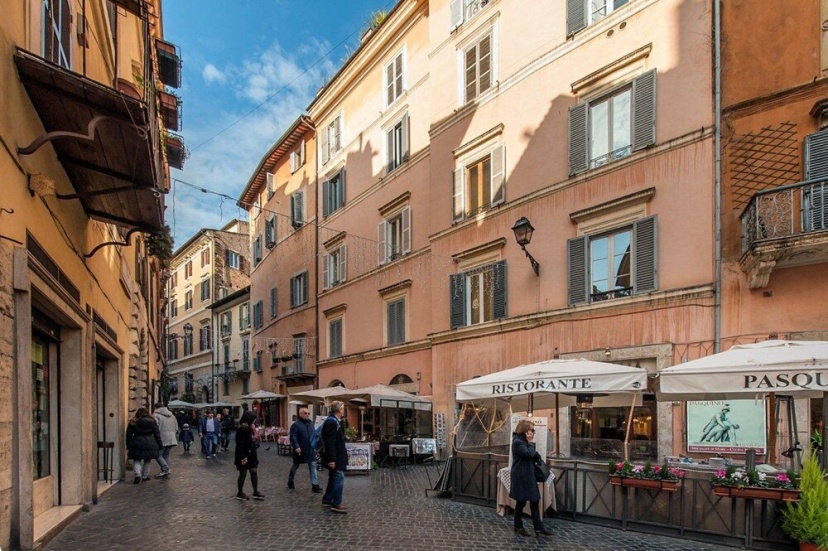 Pasquino Apartment - Navona Square — комфортный отель в Риме