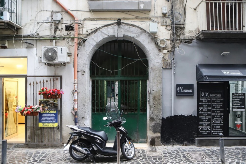 Цены на Cozy Apartment in via dei Tribunali в Неаполе