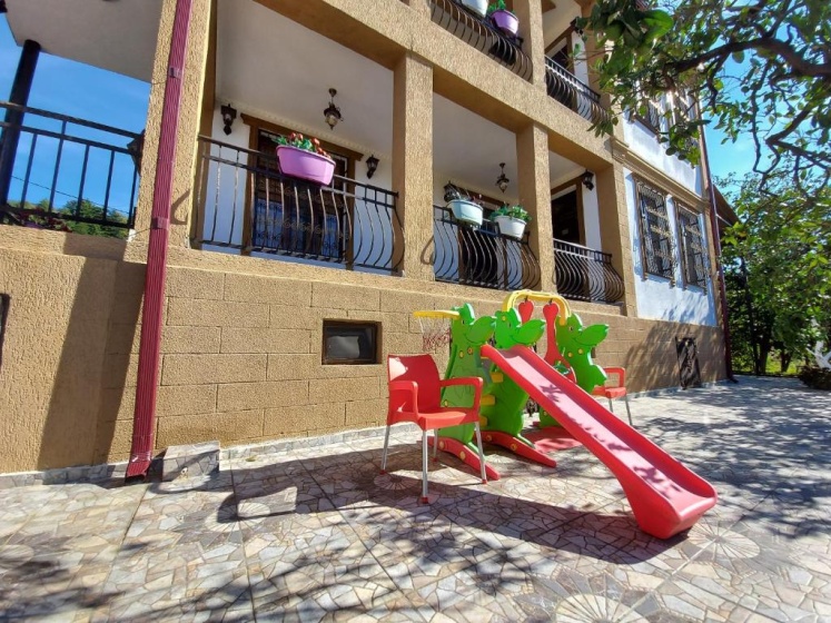Esmeralda Guest House — забронировать отель в Гагра