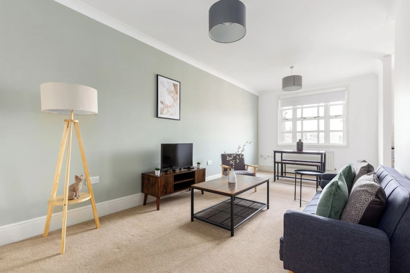 Lavish 1 Bed Flat near Broadway Market — отель с удобствами в Лондоне