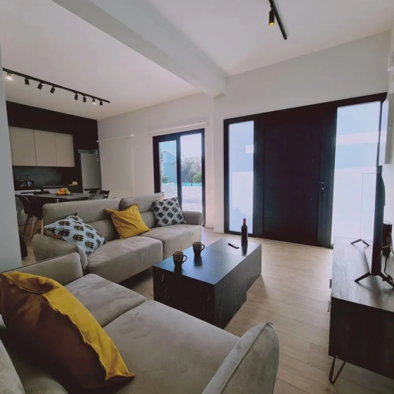 32 Lim- Stay Vintage House 2 — отель в Лимассол, Кипр