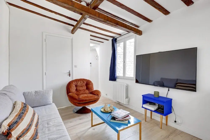 Chic 1BR Steps from Montorgueil — отель с удобным расположением в Париже