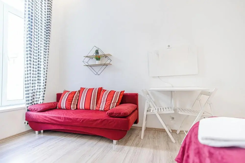 Cozy Apartment for 3 Near Lugner City — забронировать отель в вене