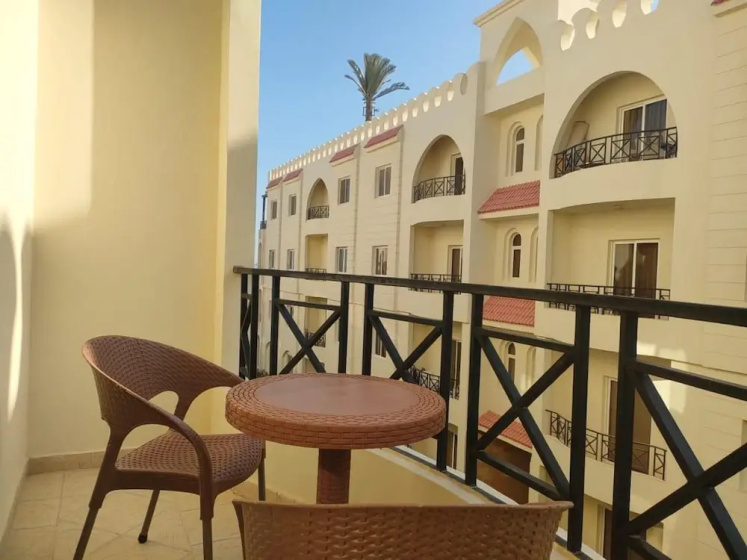 Цены на Palm Beach Piazza Beachfront Apartment в Хургаде