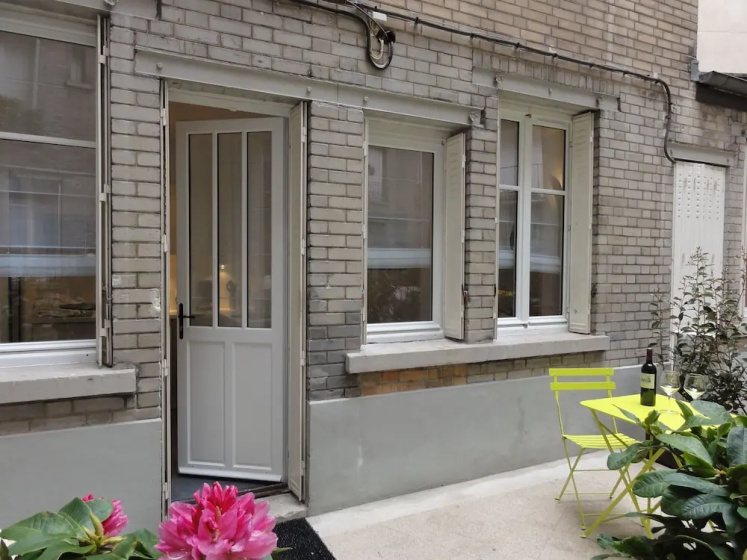 Paris Authentic Appartements Tour Eiffel — забронировать отель в Париже