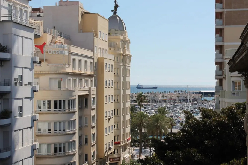 Rambla Alicante Contactless 2 — отель в Аликанте, Испания