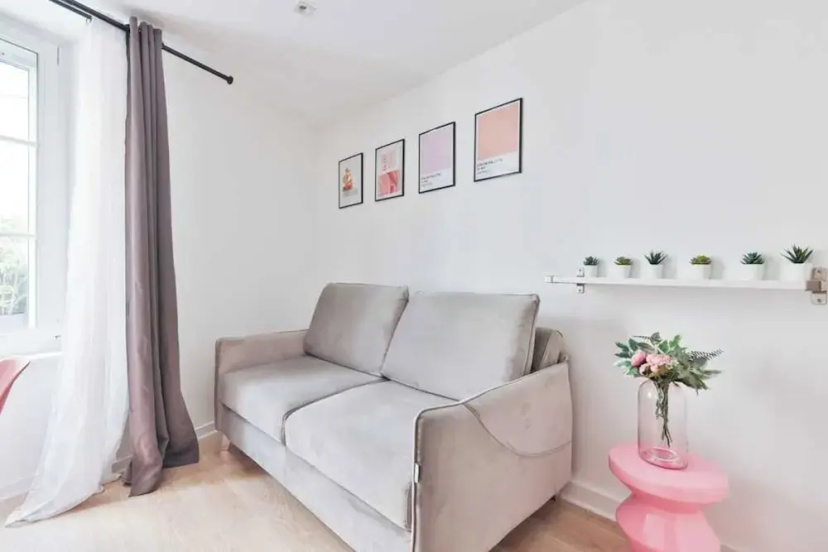 Appartement in the Heart of Paris Jardin du Luxembourg — отель с удобствами в Париже