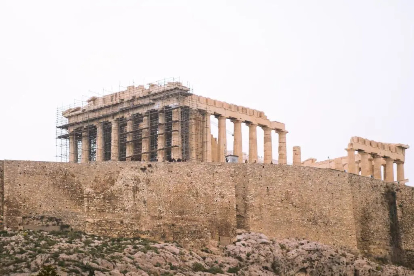 Deco Marble Apt With Acropolis View — забронировать отель в Афины