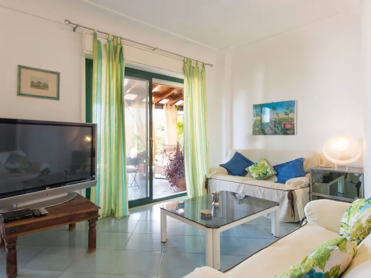 Villa Laura with pool by Wonderful Italy — комфортный отель в Палермо