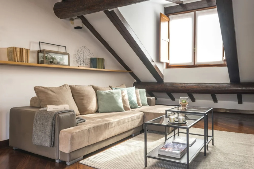 Цены на Porta Ticinese – RentClass Mansarda в Милане
