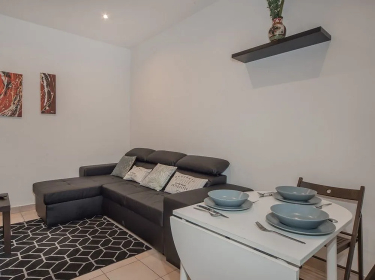 Цены на Appartement Pont aux Choux в Париже