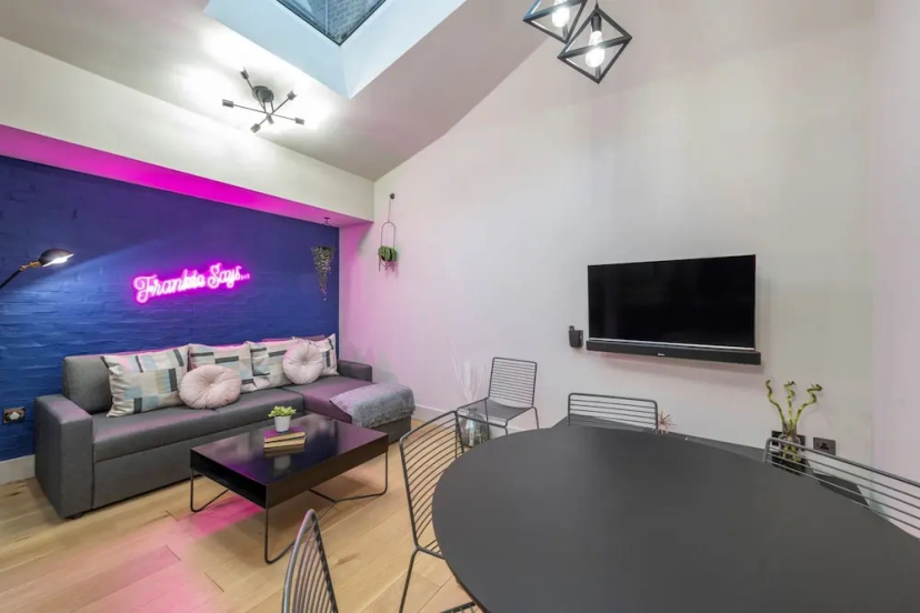 The Insta Playhouse - Covent Garden - by Frankie Says 2 — отель в Лондоне, Соединенное Королевство