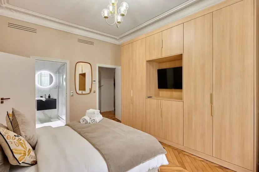 Sublime Apartment in the Center of Paris — отель в Париже, Франция