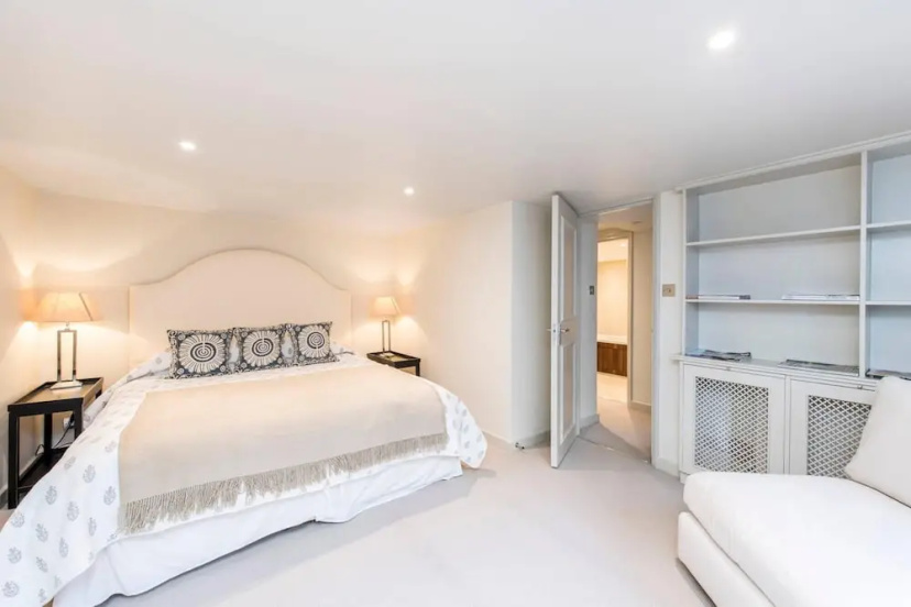 Modern Marble Arch 3bed Family Home — забронировать отель в Лондоне