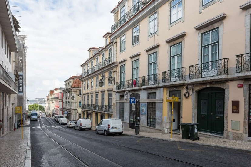 Chiado-apartment-holiday-rental-in-lisbon — отель с удобным расположением в Лиссабоне