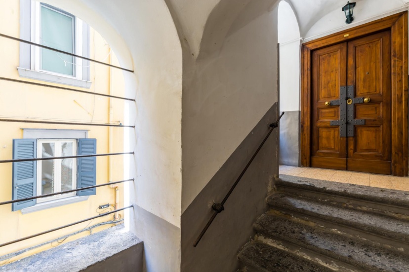 Sansevero Family Apartment by Wonderful Italy — отель с удобствами в Неаполе