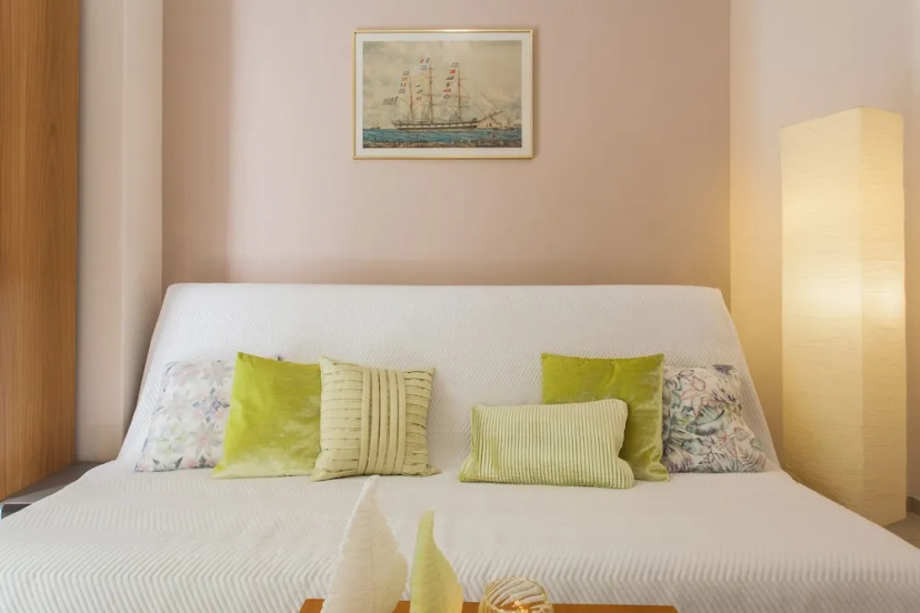 Central Apartment at Plaka 1 bed for 2 pers — отель с удобным расположением в Афины