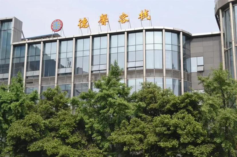 Decent Hostel - Chengdu — комфортный отель в Чэнду