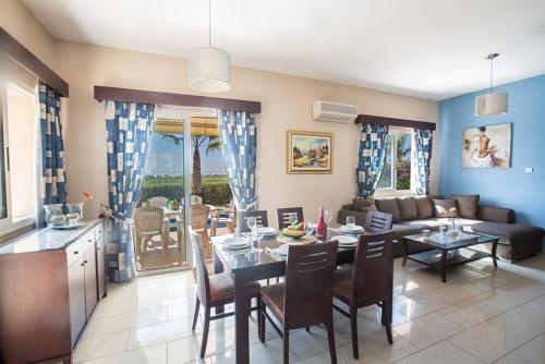 Цены на Beautiful 5 Star Holiday Villa in a Prime Location in Sotira, Book Early To Secure Your Dates, Sotira Villa 1303 в Айя-Напа