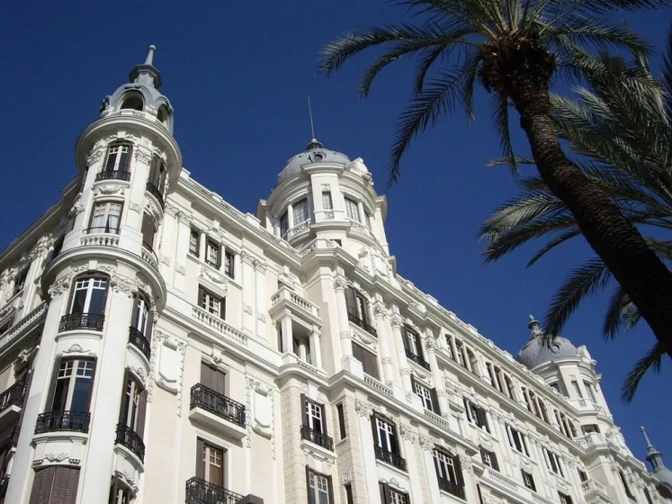 Alicante Central Rambla Apartment — отель с удобствами в Аликанте