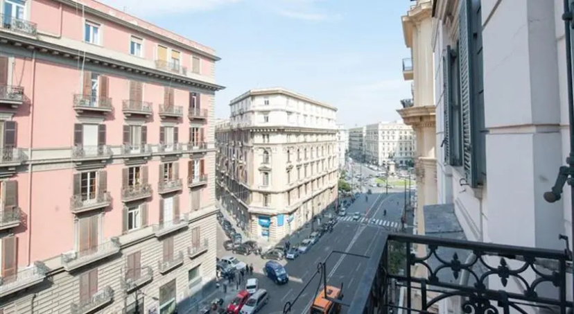 Residenza dei Girasoli — комфортный отель в Неаполе