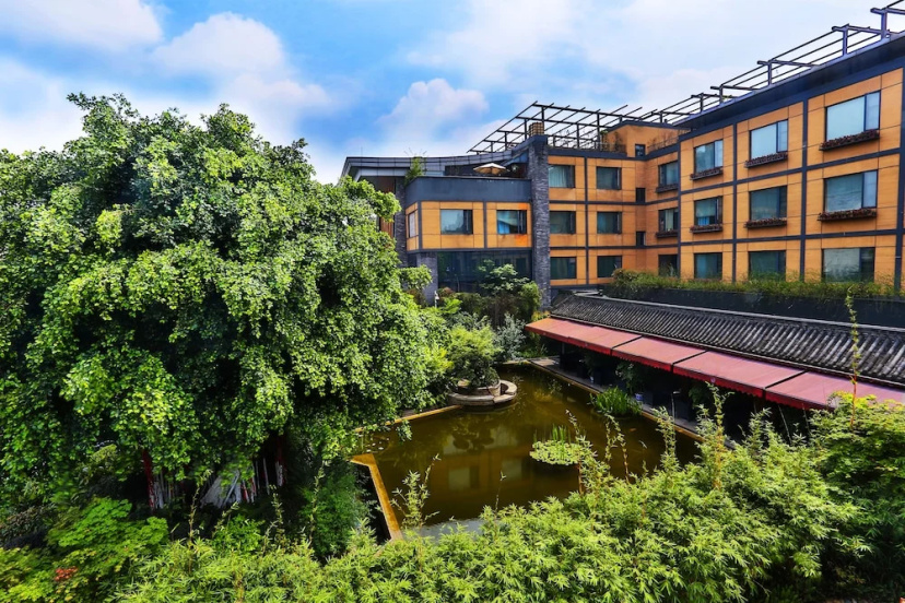 HuanHuaHongTai hotel — отель с удобствами в Чэнду